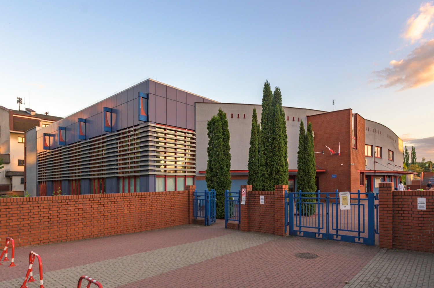 Zdjęcie architektury budynku Szkoła Podstawowa nr 344 im. Powstania Warszawskiego - rozbudowa